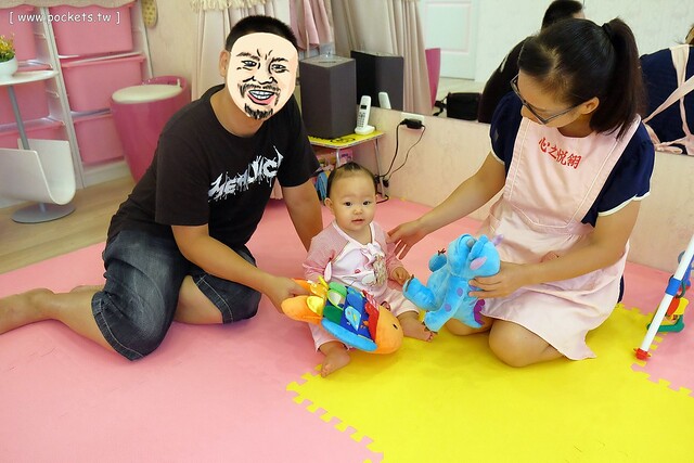 【親子育兒日記】媽媽產後按摩:全職媽媽也可以帶著寶寶一起去按摩,除了媽媽按摩課程之外還有寶寶按摩、孕婦SPA按摩、乳腺炎按摩…課程@心之悅翎產婦小天地 @飛天璇的口袋