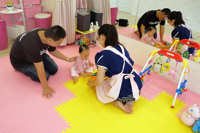 【親子育兒日記】媽媽產後按摩:全職媽媽也可以帶著寶寶一起去按摩,除了媽媽按摩課程之外還有寶寶按摩、孕婦SPA按摩、乳腺炎按摩…課程@心之悅翎產婦小天地 @飛天璇的口袋