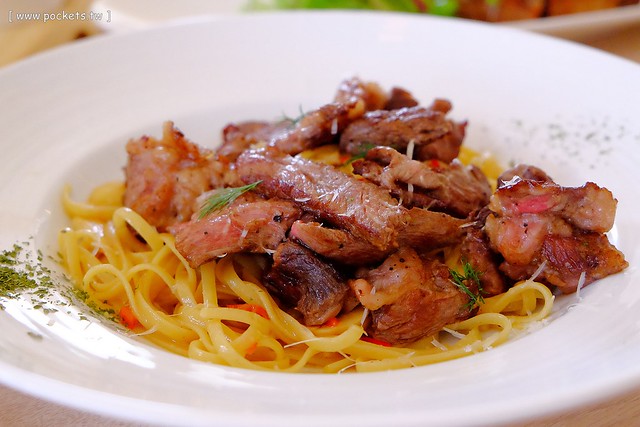 嘎嗶惦:空間寬敞舒適,親子廁所、哺乳室、尿布屋也有兒童遊戲沙坑 @飛天璇的口袋