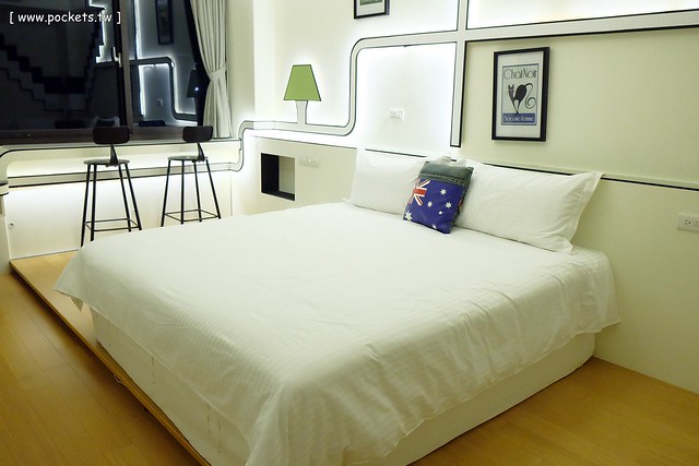 【宜蘭民宿推薦】五結.宜蘭F1特色民宿。假日提供包棟,可以BBQ和開趴,傑克書房天花板是一本大書(贈送一張住宿券抽獎,詳情辦法請看文末) @飛天璇的口袋