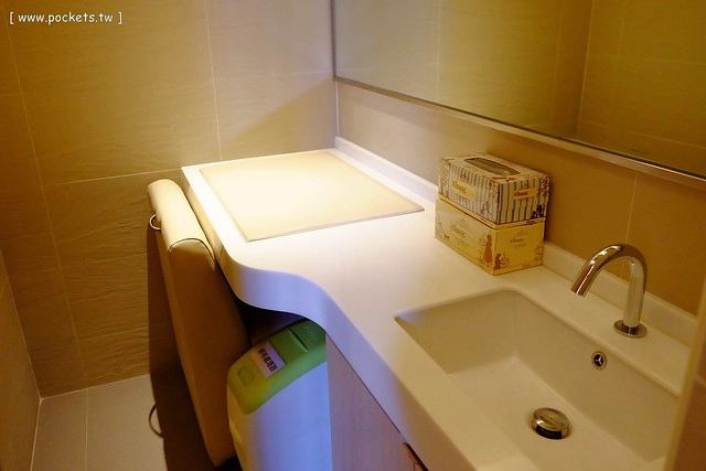 嘎嗶惦:空間寬敞舒適,親子廁所、哺乳室、尿布屋也有兒童遊戲沙坑 @飛天璇的口袋