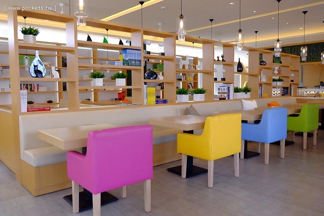 嘎嗶惦:空間寬敞舒適,親子廁所、哺乳室、尿布屋也有兒童遊戲沙坑 @飛天璇的口袋