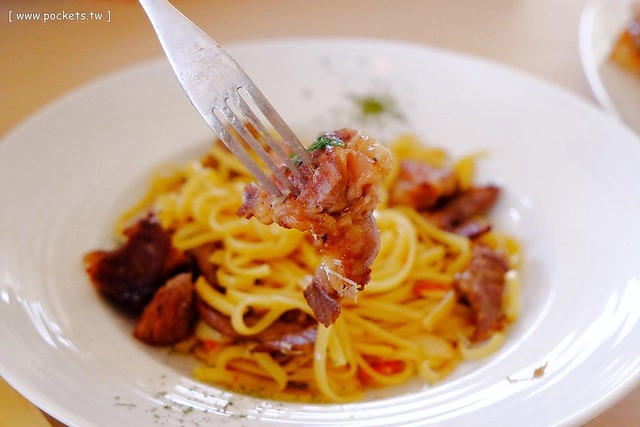 嘎嗶惦:空間寬敞舒適,親子廁所、哺乳室、尿布屋也有兒童遊戲沙坑 @飛天璇的口袋