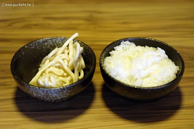 【台中火鍋推薦】竹間精緻鍋物。一個人也可以品嚐石頭火鍋,海鮮食材表現不錯,湯頭有多種選擇,從中午賣到凌晨,宵夜也有好去處 @飛天璇的口袋