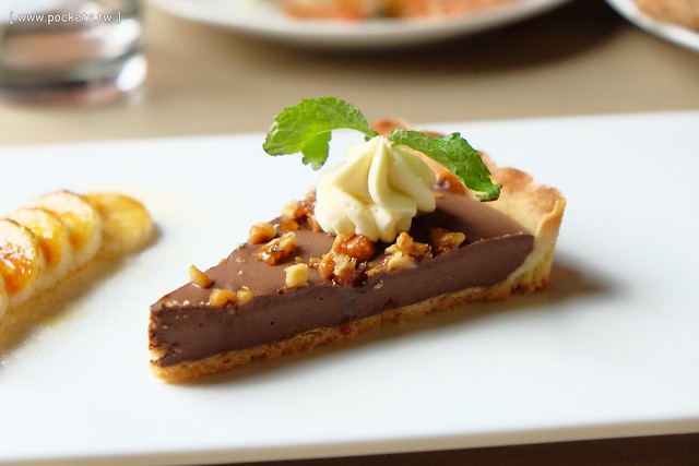 【台中義大利麵】薄多義義式手工披薩.Bite 2 eat@公益店。平價義式餐廳進駐台中,義大利麵和披薩都滿推薦的,裝潢帶有復古歐洲街道氛圍 @飛天璇的口袋