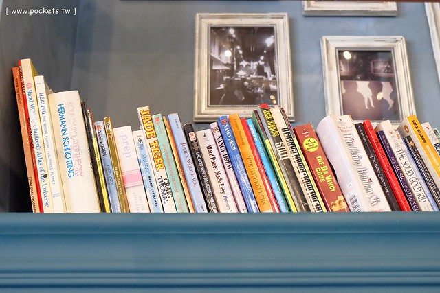 【台中義大利麵】薄多義義式手工披薩.Bite 2 eat@公益店。平價義式餐廳進駐台中,義大利麵和披薩都滿推薦的,裝潢帶有復古歐洲街道氛圍 @飛天璇的口袋