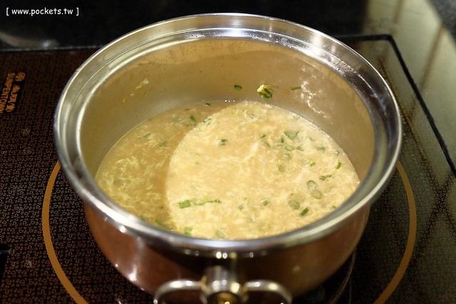 【台中火鍋推薦】潮鍋本家。海鮮新鮮又肥美,牛肉鮮甜又多汁,吃完火鍋之後還有雜炊,搭配Haagen-Dazs冰淇淋 @飛天璇的口袋