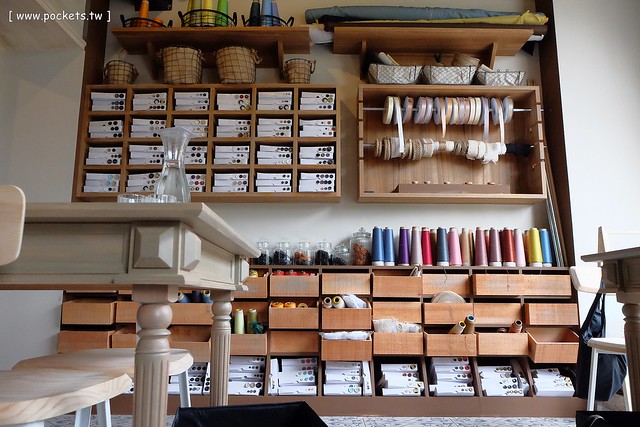 【台中義大利麵】薄多義義式手工披薩.Bite 2 eat@公益店。平價義式餐廳進駐台中,義大利麵和披薩都滿推薦的,裝潢帶有復古歐洲街道氛圍 @飛天璇的口袋