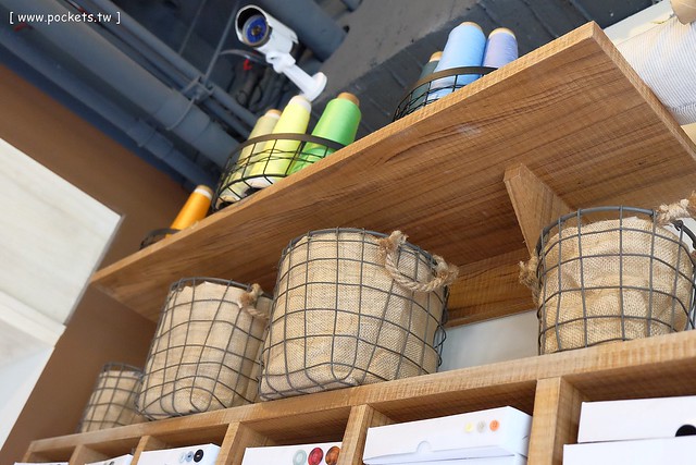 【台中義大利麵】薄多義義式手工披薩.Bite 2 eat@公益店。平價義式餐廳進駐台中,義大利麵和披薩都滿推薦的,裝潢帶有復古歐洲街道氛圍 @飛天璇的口袋