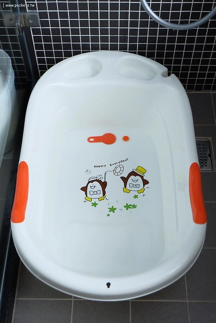 【宜蘭民宿推薦】冬山.金普敦鄉村悠活民宿。入住享有紅酒、飲料、泡麵、餅乾無限使用,黃色小鴨設計者霍夫曼來台休憩,鄉村風格悠閒民宿(文末送沐浴組) @飛天璇的口袋