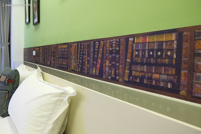 【宜蘭民宿推薦】五結.宜蘭F1特色民宿。假日提供包棟,可以BBQ和開趴,傑克書房天花板是一本大書(贈送一張住宿券抽獎,詳情辦法請看文末) @飛天璇的口袋