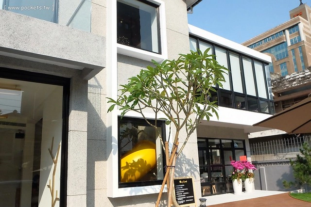 【台中親子餐廳】小樂圓.Oden Good日式親子餐廳。有二樓高的旋轉溜滑梯、室外沙坑、童書繪本、親子廁所,沒有哺乳室也沒有尿布檯 @飛天璇的口袋