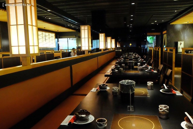 【台中火鍋推薦】潮鍋本家。海鮮新鮮又肥美,牛肉鮮甜又多汁,吃完火鍋之後還有雜炊,搭配Haagen-Dazs冰淇淋 @飛天璇的口袋