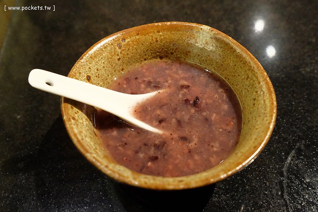 【台中火鍋推薦】潮鍋本家。海鮮新鮮又肥美,牛肉鮮甜又多汁,吃完火鍋之後還有雜炊,搭配Haagen-Dazs冰淇淋 @飛天璇的口袋