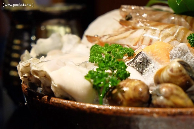 【台中火鍋推薦】潮鍋本家。海鮮新鮮又肥美,牛肉鮮甜又多汁,吃完火鍋之後還有雜炊,搭配Haagen-Dazs冰淇淋 @飛天璇的口袋