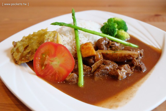 【台中親子餐廳】大樹先生的家親子餐廳@台中崇德店。學齡前兒童的夢幻天堂:極光馬戲球池、小木馬、小廚房、樹屋、沙坑、泡泡棚、哺乳室、尿布檯,票選全台十大必訪的親子餐廳第一名 @飛天璇的口袋