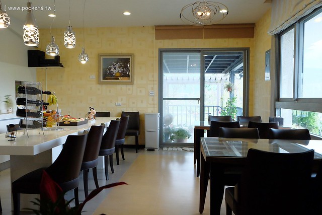 【宜蘭民宿推薦】冬山.金普敦鄉村悠活民宿。入住享有紅酒、飲料、泡麵、餅乾無限使用,黃色小鴨設計者霍夫曼來台休憩,鄉村風格悠閒民宿(文末送沐浴組) @飛天璇的口袋