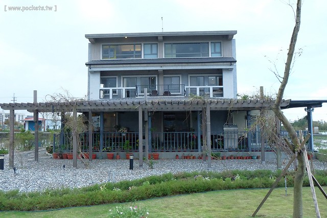 【宜蘭民宿推薦】冬山.金普敦鄉村悠活民宿。入住享有紅酒、飲料、泡麵、餅乾無限使用,黃色小鴨設計者霍夫曼來台休憩,鄉村風格悠閒民宿(文末送沐浴組) @飛天璇的口袋