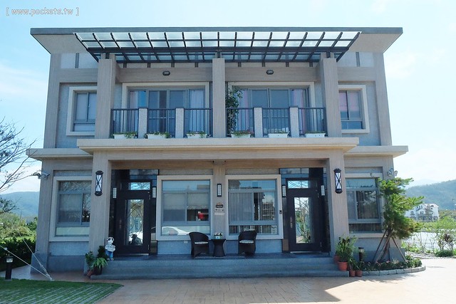 【宜蘭民宿推薦】冬山.金普敦鄉村悠活民宿。入住享有紅酒、飲料、泡麵、餅乾無限使用,黃色小鴨設計者霍夫曼來台休憩,鄉村風格悠閒民宿(文末送沐浴組) @飛天璇的口袋