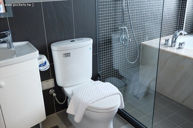 【宜蘭民宿推薦】冬山.金普敦鄉村悠活民宿。入住享有紅酒、飲料、泡麵、餅乾無限使用,黃色小鴨設計者霍夫曼來台休憩,鄉村風格悠閒民宿(文末送沐浴組) @飛天璇的口袋