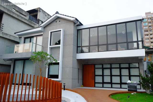 【台中親子餐廳】小樂圓.Oden Good日式親子餐廳。有二樓高的旋轉溜滑梯、室外沙坑、童書繪本、親子廁所,沒有哺乳室也沒有尿布檯 @飛天璇的口袋