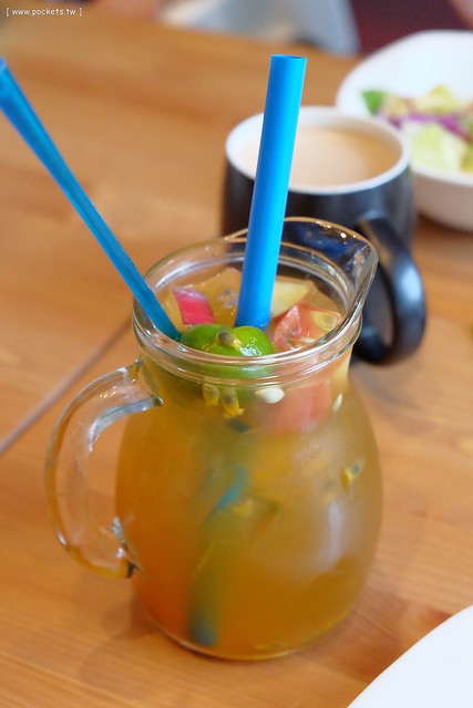 【台中親子餐廳】大樹先生的家親子餐廳@台中崇德店。學齡前兒童的夢幻天堂:極光馬戲球池、小木馬、小廚房、樹屋、沙坑、泡泡棚、哺乳室、尿布檯,票選全台十大必訪的親子餐廳第一名 @飛天璇的口袋