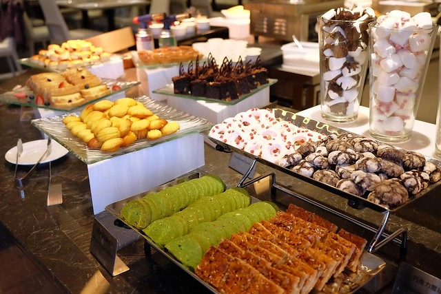 台北漢來海港百匯餐廳@台北SOGO敦化店|20餘種蟹蟳類、7大特色座位區、Prime級美國牛肉、珠寶櫃般的甜點 @飛天璇的口袋