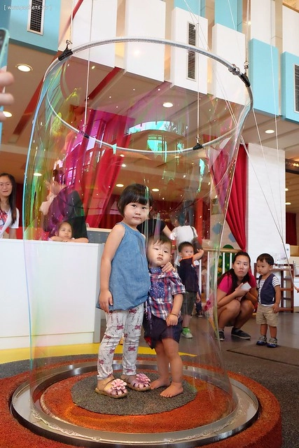 【台中親子餐廳】大樹先生的家親子餐廳@台中崇德店。學齡前兒童的夢幻天堂:極光馬戲球池、小木馬、小廚房、樹屋、沙坑、泡泡棚、哺乳室、尿布檯,票選全台十大必訪的親子餐廳第一名 @飛天璇的口袋