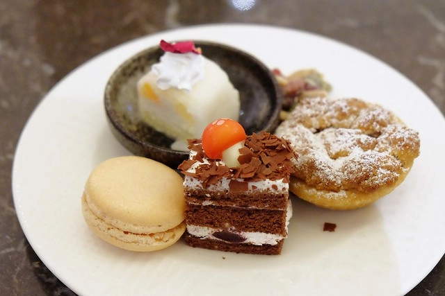 台北漢來海港百匯餐廳@台北SOGO敦化店|20餘種蟹蟳類、7大特色座位區、Prime級美國牛肉、珠寶櫃般的甜點 @飛天璇的口袋