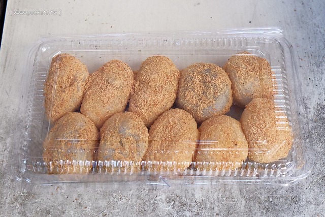 稻香村麻糬:豐原中正路郵局前面,阿婆以摩拖車為攤一賣好幾年,滿滿古早味的麻糬 @飛天璇的口袋