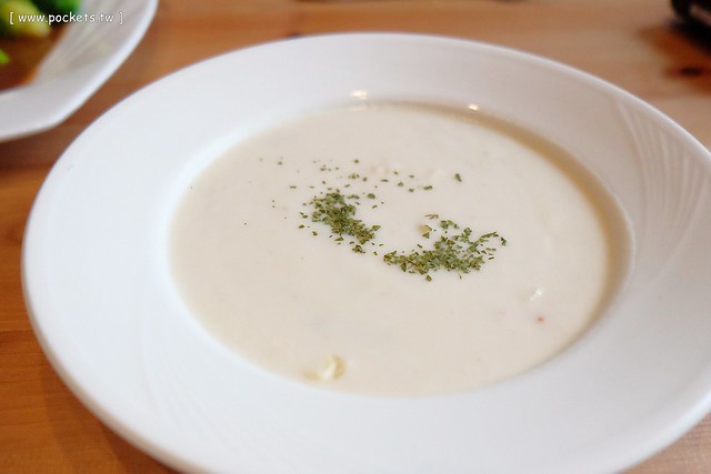 【台中親子餐廳】大樹先生的家親子餐廳@台中崇德店。學齡前兒童的夢幻天堂:極光馬戲球池、小木馬、小廚房、樹屋、沙坑、泡泡棚、哺乳室、尿布檯,票選全台十大必訪的親子餐廳第一名 @飛天璇的口袋