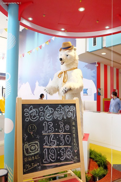 【台中親子餐廳】大樹先生的家親子餐廳@台中崇德店。學齡前兒童的夢幻天堂:極光馬戲球池、小木馬、小廚房、樹屋、沙坑、泡泡棚、哺乳室、尿布檯,票選全台十大必訪的親子餐廳第一名 @飛天璇的口袋