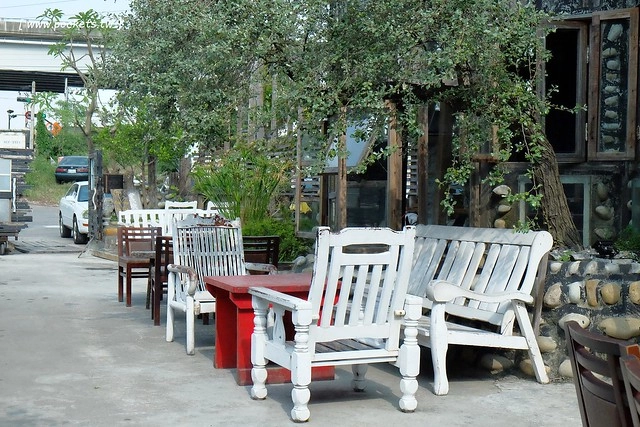 【台中特色咖啡館】13號咖啡(原:楓樹13咖啡)。位於台中南屯區的秘境咖啡館,販售全世界冷門的咖啡豆,一間很樸實卻很有溫度的溪邊13咖啡館 @飛天璇的口袋