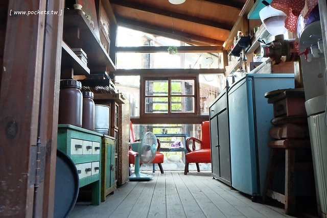 【台中特色咖啡館】13號咖啡(原:楓樹13咖啡)。位於台中南屯區的秘境咖啡館,販售全世界冷門的咖啡豆,一間很樸實卻很有溫度的溪邊13咖啡館 @飛天璇的口袋