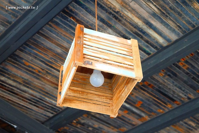 【台中特色咖啡館】13號咖啡(原:楓樹13咖啡)。位於台中南屯區的秘境咖啡館,販售全世界冷門的咖啡豆,一間很樸實卻很有溫度的溪邊13咖啡館 @飛天璇的口袋