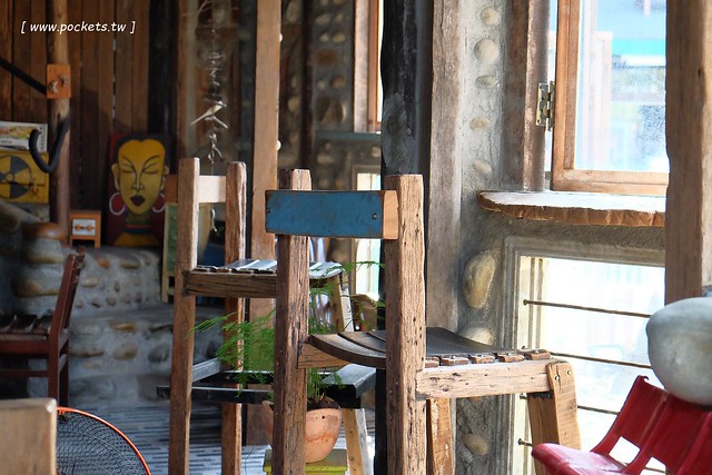 【台中特色咖啡館】13號咖啡(原:楓樹13咖啡)。位於台中南屯區的秘境咖啡館,販售全世界冷門的咖啡豆,一間很樸實卻很有溫度的溪邊13咖啡館 @飛天璇的口袋