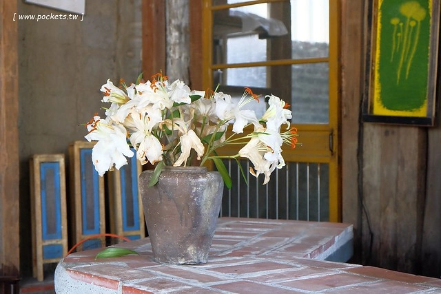 【台中特色咖啡館】13號咖啡(原:楓樹13咖啡)。位於台中南屯區的秘境咖啡館,販售全世界冷門的咖啡豆,一間很樸實卻很有溫度的溪邊13咖啡館 @飛天璇的口袋