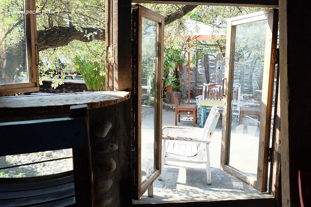 【台中特色咖啡館】13號咖啡(原:楓樹13咖啡)。位於台中南屯區的秘境咖啡館,販售全世界冷門的咖啡豆,一間很樸實卻很有溫度的溪邊13咖啡館 @飛天璇的口袋