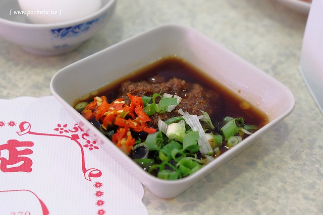 【台中火鍋推薦】陶湘涮涮鍋。CP值很高的平價火鍋店,海龍王鍋非常的有氣勢,干貝鍋$240元新鮮有誠意,晚上來用餐還可以吃到活跳跳的蝦 @飛天璇的口袋