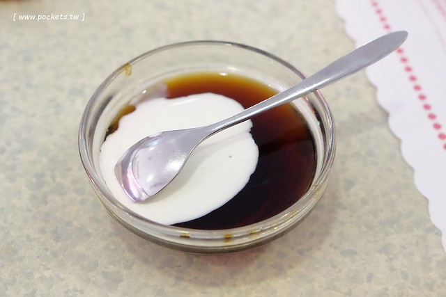 【台中火鍋推薦】陶湘涮涮鍋。CP值很高的平價火鍋店,海龍王鍋非常的有氣勢,干貝鍋$240元新鮮有誠意,晚上來用餐還可以吃到活跳跳的蝦 @飛天璇的口袋