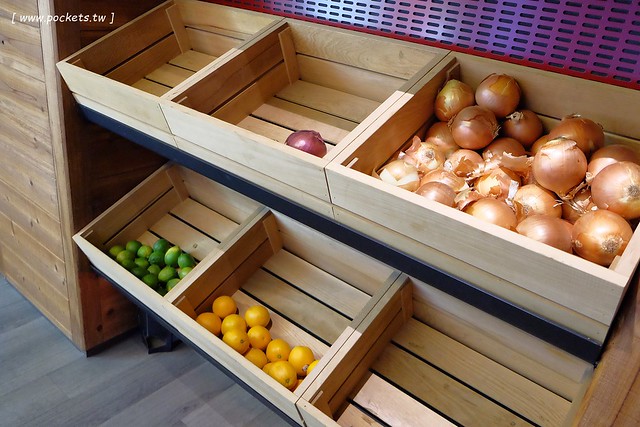 燒肉市場.ととや┃台中燒肉推薦:緊鄰秋紅谷公園,環境寬敞大器,菜單全面翻新,餐點品質提升不少,近期最滿意的日式燒肉餐廳 @飛天璇的口袋