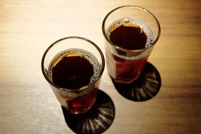 拾七石頭火鍋┃台中火鍋推薦:輕井澤最新力作,承襲集團一貫氣派裝潢,石頭火鍋、麻辣火鍋、壽喜燒和商業午餐,還有小農文創市集和日本有田燒 @飛天璇的口袋