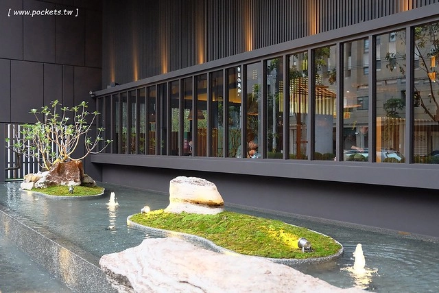 拾七石頭火鍋┃台中火鍋推薦:輕井澤最新力作,承襲集團一貫氣派裝潢,石頭火鍋、麻辣火鍋、壽喜燒和商業午餐,還有小農文創市集和日本有田燒 @飛天璇的口袋