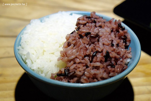 花蓮鳳林|月廬梅子雞|隱身在半山腰中,有擁絕佳的美景,連在地人都激推的好吃梅子雞,要提前預約才吃的到,此行最懷念的花蓮美食推薦 @飛天璇的口袋