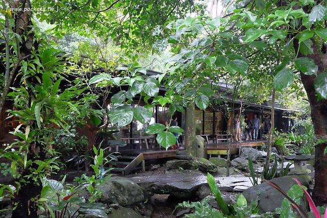 花蓮鳳林|月廬梅子雞|隱身在半山腰中,有擁絕佳的美景,連在地人都激推的好吃梅子雞,要提前預約才吃的到,此行最懷念的花蓮美食推薦 @飛天璇的口袋