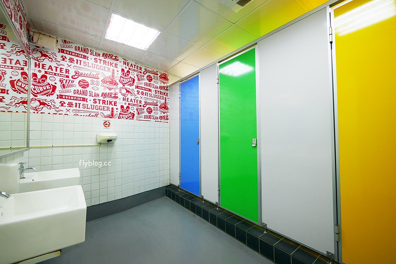 【台中北屯】台中洲際棒球場,台中棒球故事館文創園區,好運來迷你蛋婚宴會館,彩色馬卡龍貨櫃屋,IG打卡拍照和遛小孩的好地方 @飛天璇的口袋