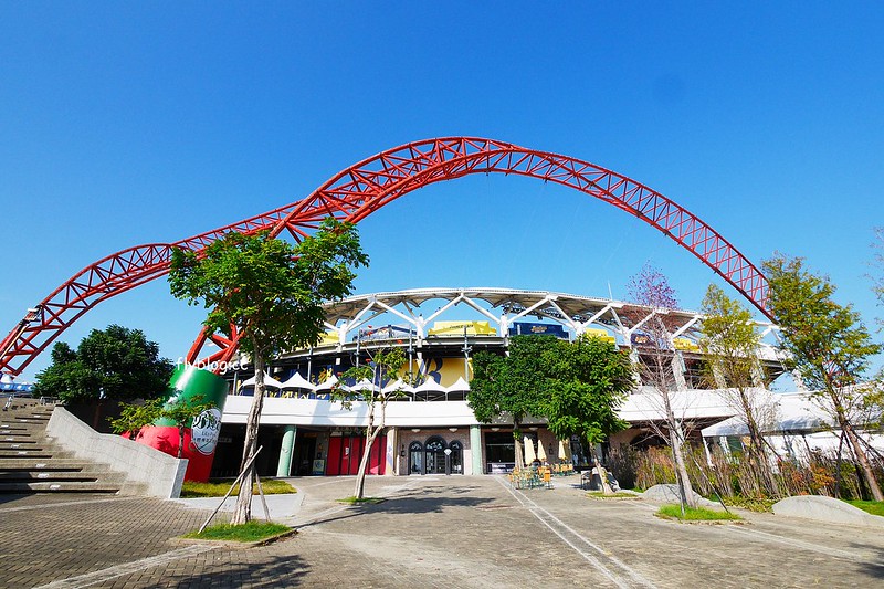 【台中北屯】台中洲際棒球場,台中棒球故事館文創園區,好運來迷你蛋婚宴會館,彩色馬卡龍貨櫃屋,IG打卡拍照和遛小孩的好地方 @飛天璇的口袋