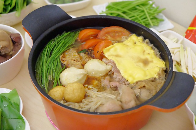 品宏小不點麻辣燙┃台中美食推薦:位於一中街的老字號麻辣燙,中藥練製湯頭口感厚實溫潤,外帶簡單易煮,在家也可以輕鬆享用,聚餐圍爐都很適合 @飛天璇的口袋