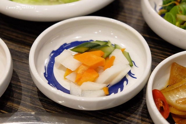 龍八燒肉.黑毛和牛專賣┃台中燒肉推薦:北屯崇德路新開的燒肉店,9A等級安格斯和牛,韓劇裡出現的雪濃湯,釜山很夯的蒸籠海鮮,鄰近台中洲際棒球場 @飛天璇的口袋