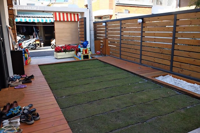 碰憩咖啡館.Risu Café┃台中親子友善餐廳:台中也有最夯的燈炮珍珠奶茶,門口有小庭院.沙坑.清洗區、室內有小小遊戲區,塔羅牌預約,位於南屯路干城街 @飛天璇的口袋